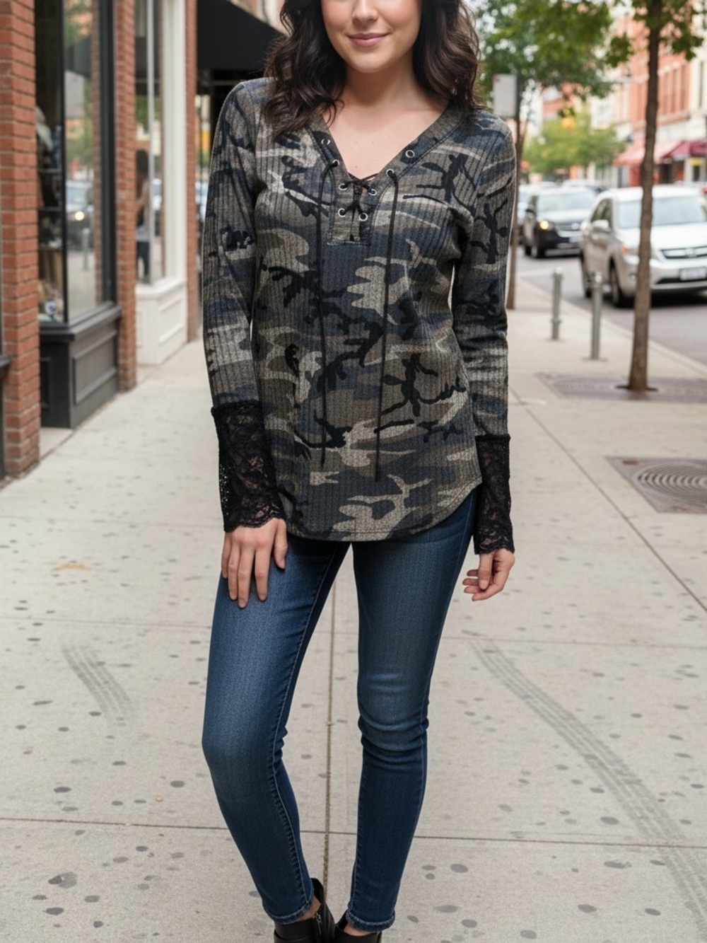 VENUS Olive and Black Camo Lace-Up V-Neck Long Sleeve Top NWOT Size Large